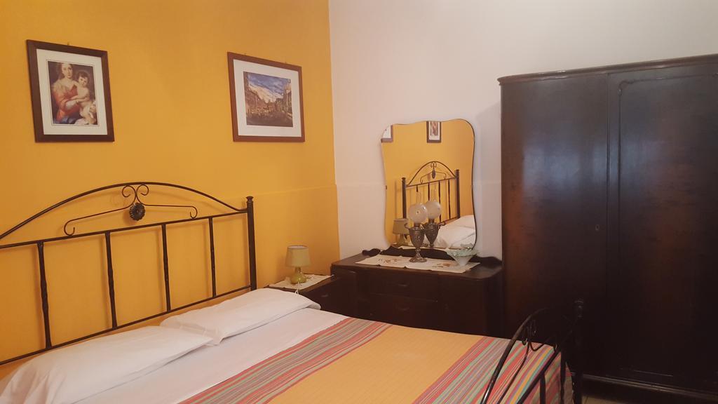 B&B Casa Paolo Fiumefreddo di Sicilia Bagian luar foto