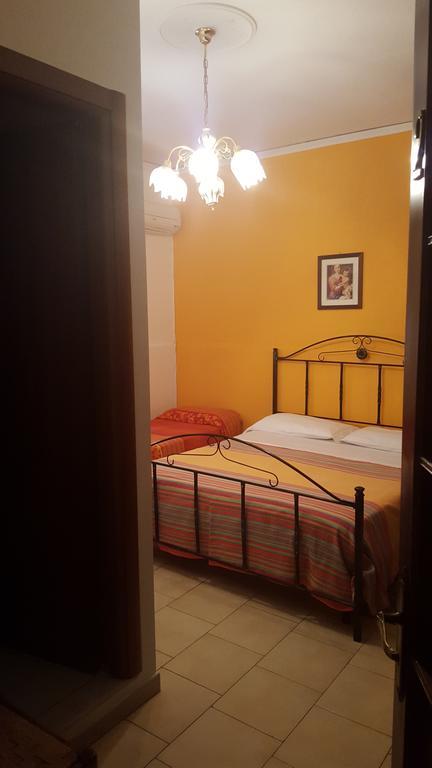 B&B Casa Paolo Fiumefreddo di Sicilia Bagian luar foto