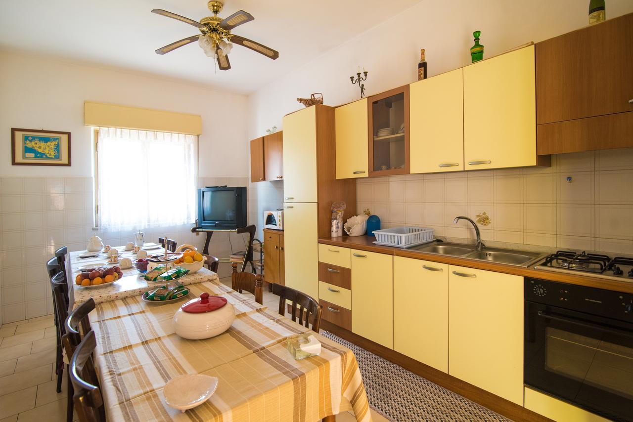 B&B Casa Paolo Fiumefreddo di Sicilia Bagian luar foto